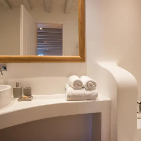 Willa Extravagant Mykonos - 10 Bedrooms - Castillo Di Cuore - Stunning Sea Views - Agios Lazaro *
